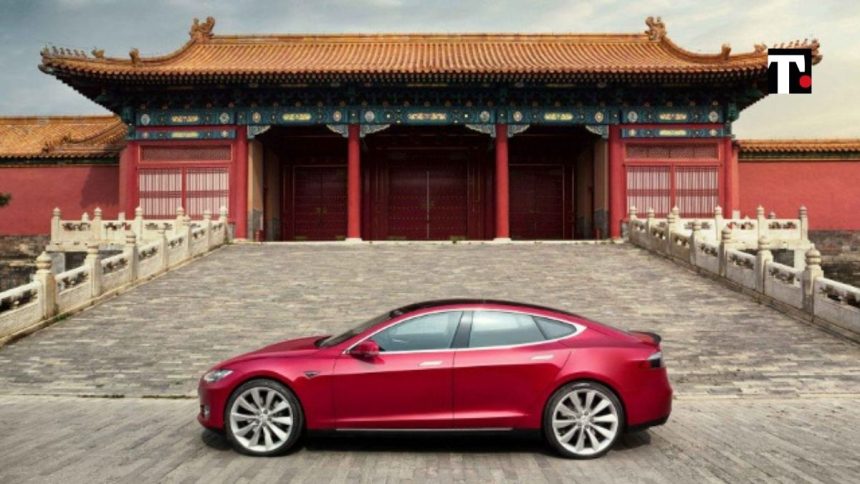 Così la green economy cinese ha strangolato Tesla (ora in caduta libera)