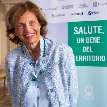 Racca (Federfarma): “Non acquistate farmaci online ma solo nelle farmacie”