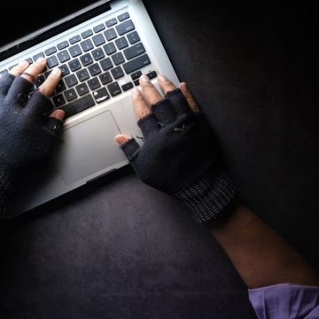 Attacco hacker comune Palermo