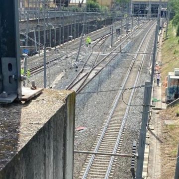 Treno Alta Velocità deraglia in galleria