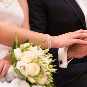 Vaticano, le linee guida sulla castità e il giro d’affari dei matrimoni in Chiesa