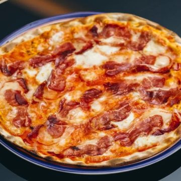 Briatore aprirà Crazy Pizza a Napoli
