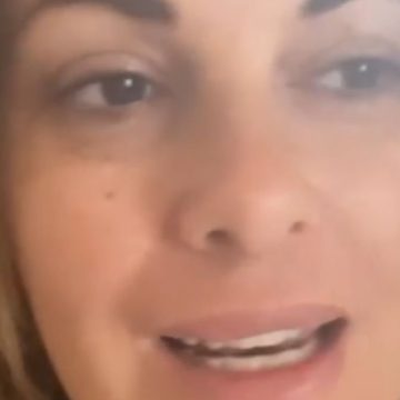 Vanessa Incontrada ritrova i suoi cani, ringrazia tra le lacrime: “Ora respiro”