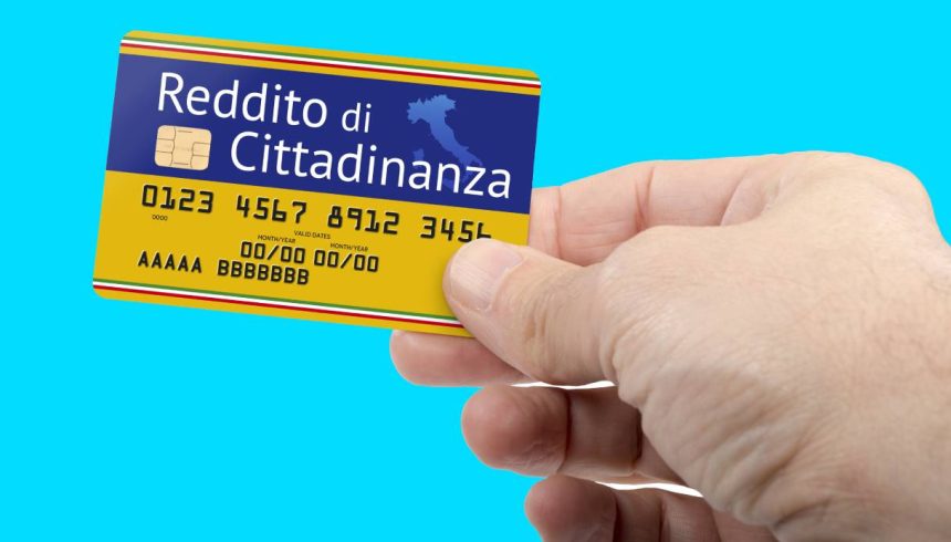 Reddito di Cittadinanza, proroga chiesta in Parlamento: botta e risposta tra opposizione e maggioranza