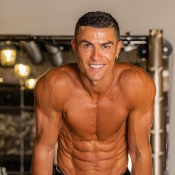 Cristiano Ronaldo mega stipendio