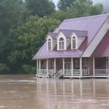 15 morti in Kentucky 15 morti in Kentucky