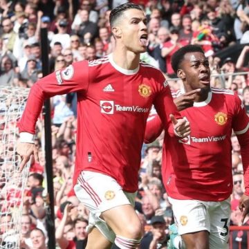 Cristiano Ronaldo, dall’Arabia Saudita un’offerta milionaria ma rifiuta. Rimane al Manchester United