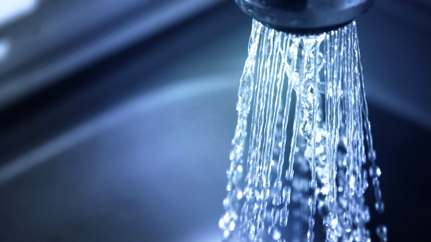 Acqua, oltre l&rsquo;80% degli utenti sottostima i consumi domestici. La ricerca di Gruppo Cap