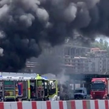 Dogana di Chiasso, Camion prende fuoco: zona evacuata