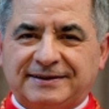 Il cardinale Becciu reintegrato dal Papa nelle sue funzioni