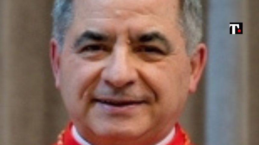 Il cardinale Becciu reintegrato dal Papa nelle sue funzioni