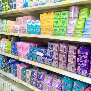 Assorbenti gratis in Scozia. E in Italia? Solo un partito propone la tampon tax