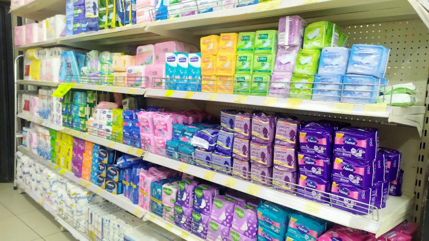 Assorbenti gratis in Scozia. E in Italia? Solo un partito propone la tampon tax