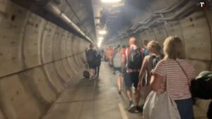 Tunnel della Manica, passeggeri bloccati