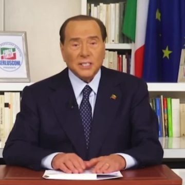 “Tik Tok Tak”: il meme di Silvio Berlusconi subito virale sul web