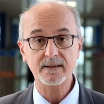Dai virologi ai no-vax candidati, così il Covid contagia le elezioni