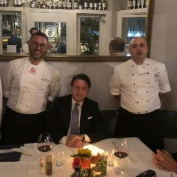 La cena per farli votare Conte