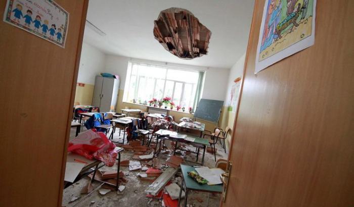 Crollo scuole In Italia crolla una scuola ogni 4 giorni. Il report sulla sicurezza scolastica