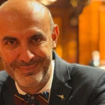 Simone Pillon fuori dal Parlamento Simone Pillon fuori dal Parlamento