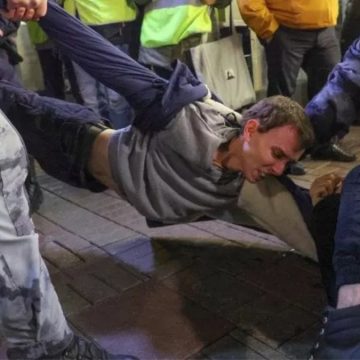 Russia arresti