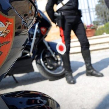 Napoli, due ragazze