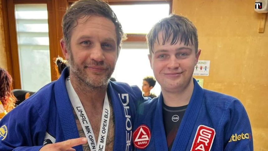 Tom Hardy dal cinema al ring: l’attore partecipa a un torneo di Jiu-Jitsu in Inghilterra