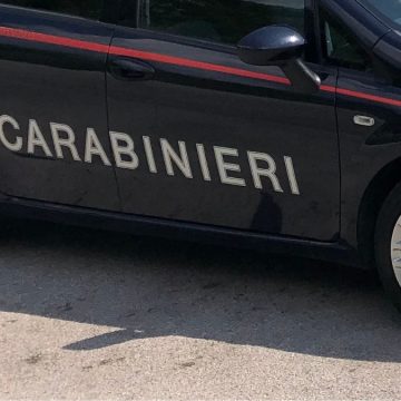Varese accoltella madre suicida