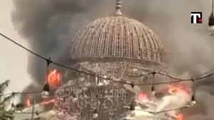 Giacarta crolla cupola moschea
