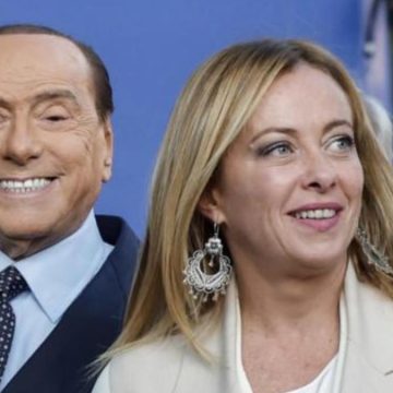 Sangue, merda e ferocia. La politica e la testa di Silvio