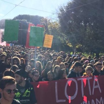 Roma, il corteo degli studenti