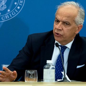 Migranti, Piantedosi