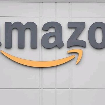 Amazon licenzia