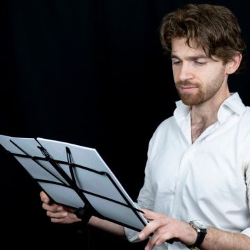 Michele Lettera, su TikTok l’esilarante doppiatore con la voce di Super Quark