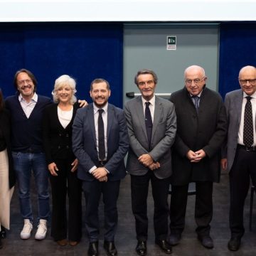 Fontana al roadshow “Salute, un bene del territorio”: “Le farmacie sono il primo presidio sanitario sul territorio”