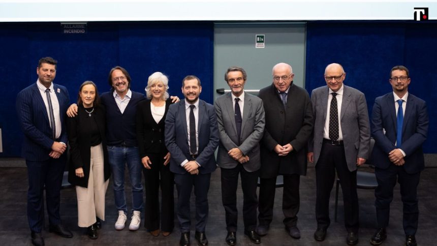 Fontana al roadshow “Salute, un bene del territorio”: “Le farmacie sono il primo presidio sanitario sul territorio”