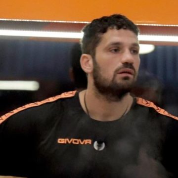 Luca salatino esce
