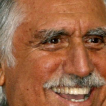 Lando Buzzanca come sta?