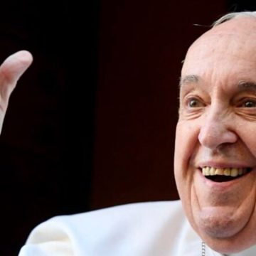 Papa Francesco dimissioni firmate