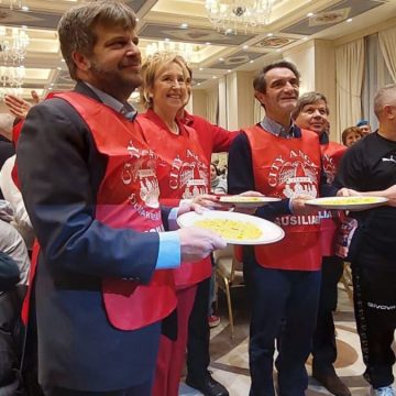 Colori, espressioni e inserzioni: la campagna elettorale lombarda vista dai social