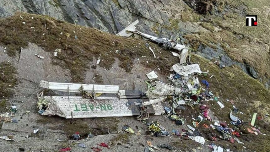 Precipita aereo in Nepal: a bordo 72 persone