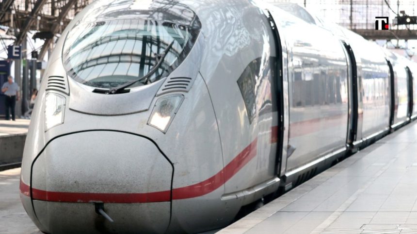 Tratta Napoli-Milano, bidella pendolare afferma: “Treno meno caro dell’affitto”