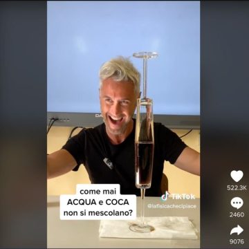 Vincenzo Schettini, il professore rock che insegna la fisica su TikTok