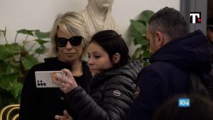 Maria De Filippi selfie fan