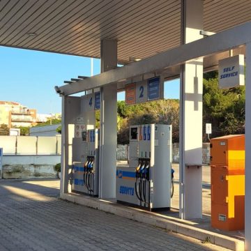 POV – Sono stato dal “benzinaio più caro d’Italia”. E ho scoperto un’altra storiella gonfiata