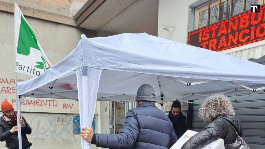 POV – Primarie Pd, i segnali della vittoria di Schlein girando per i gazebo di San Siro