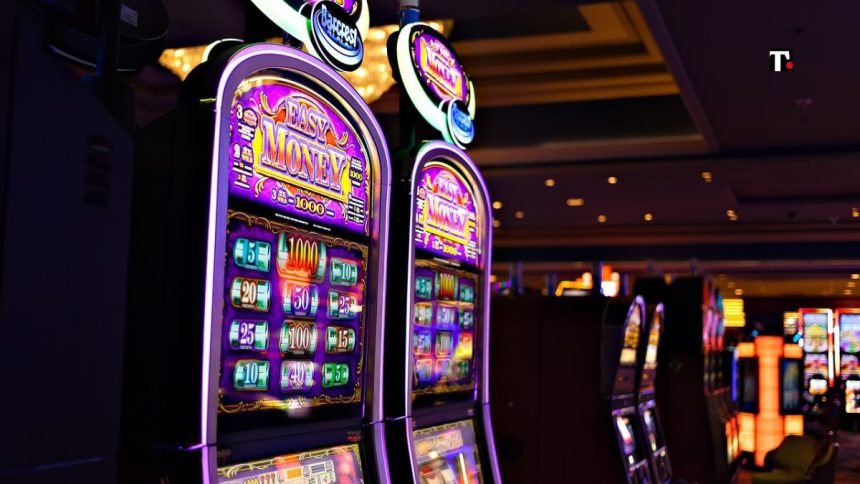 Slot machine, rubava gli incassi: sequestrati circa 700.000 euro