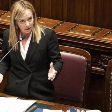 Giorgia Meloni vuole l’aumento delle spese militari: “La libertà ha un prezzo”