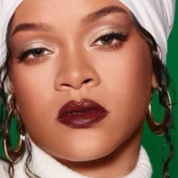 Rihanna uomo entrare casa