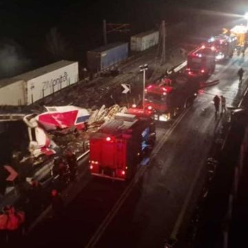 Grecia, scontro tra treni