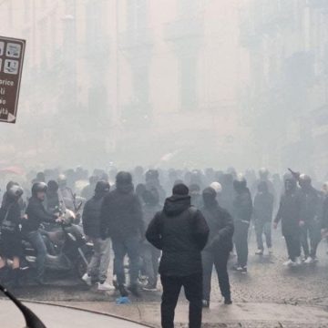 Scontri a Napoli